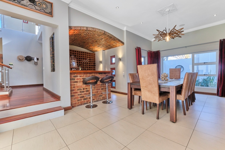 6 Bedroom Property for Sale in Woodmead Gauteng