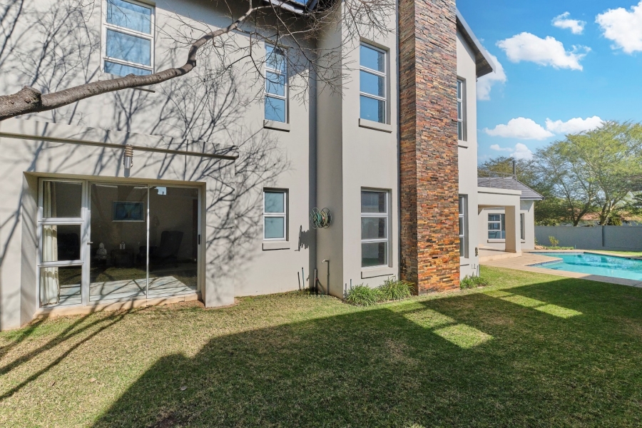 6 Bedroom Property for Sale in Woodmead Gauteng