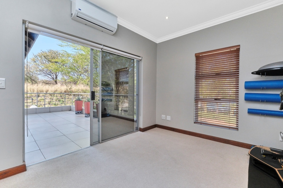6 Bedroom Property for Sale in Woodmead Gauteng