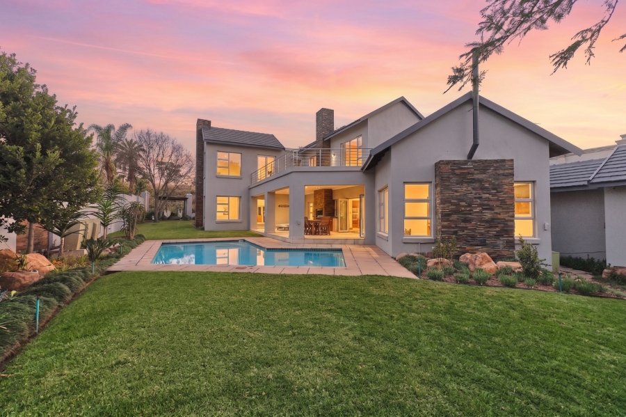 6 Bedroom Property for Sale in Woodmead Gauteng