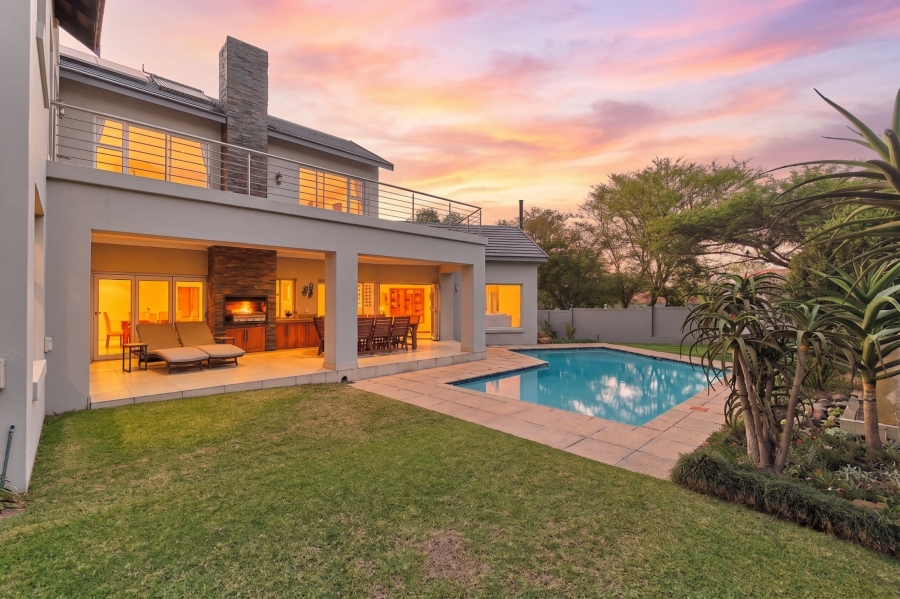 6 Bedroom Property for Sale in Woodmead Gauteng