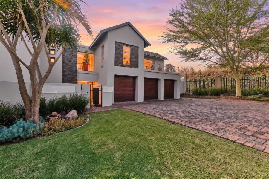 6 Bedroom Property for Sale in Woodmead Gauteng