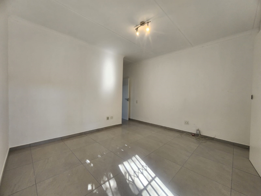 2 Bedroom Property for Sale in Douglasdale Gauteng