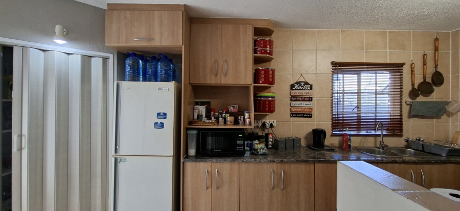 2 Bedroom Property for Sale in Noordheuwel Gauteng