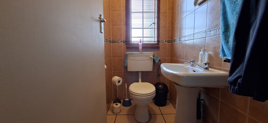 2 Bedroom Property for Sale in Noordheuwel Gauteng
