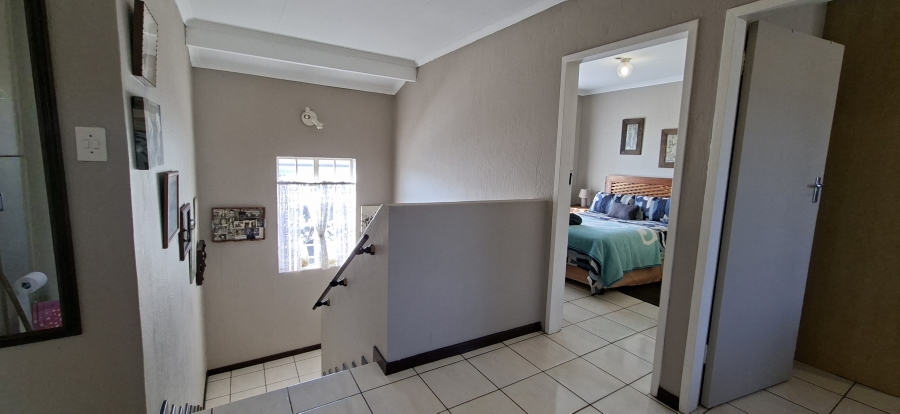 2 Bedroom Property for Sale in Noordheuwel Gauteng