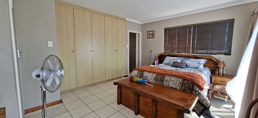 2 Bedroom Property for Sale in Noordheuwel Gauteng