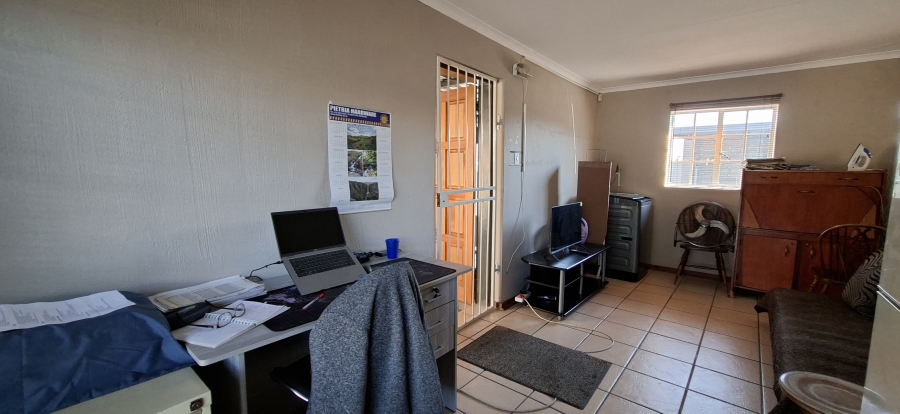 2 Bedroom Property for Sale in Noordheuwel Gauteng