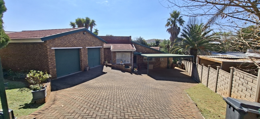 3 Bedroom Property for Sale in Noordheuwel Gauteng