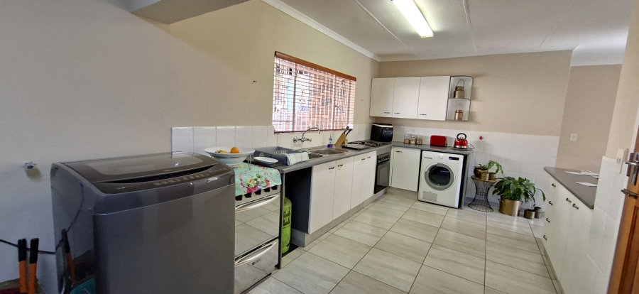 3 Bedroom Property for Sale in Noordheuwel Gauteng