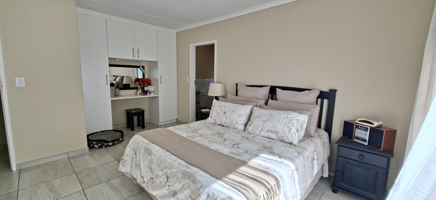 3 Bedroom Property for Sale in Noordheuwel Gauteng