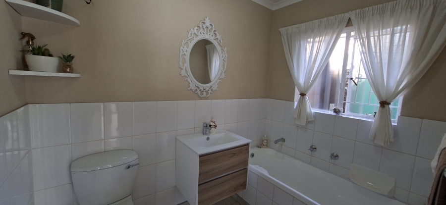 3 Bedroom Property for Sale in Noordheuwel Gauteng