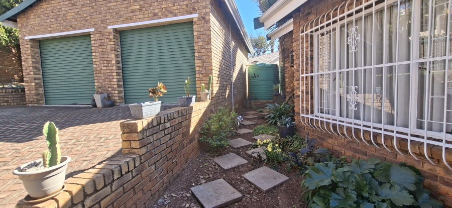 3 Bedroom Property for Sale in Noordheuwel Gauteng
