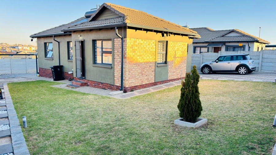 3 Bedroom Property for Sale in Mindalore Gauteng