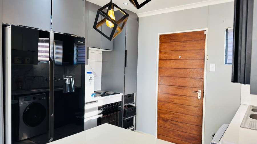 3 Bedroom Property for Sale in Mindalore Gauteng