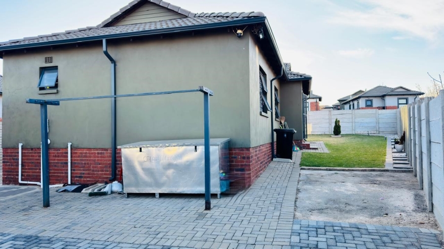 3 Bedroom Property for Sale in Mindalore Gauteng