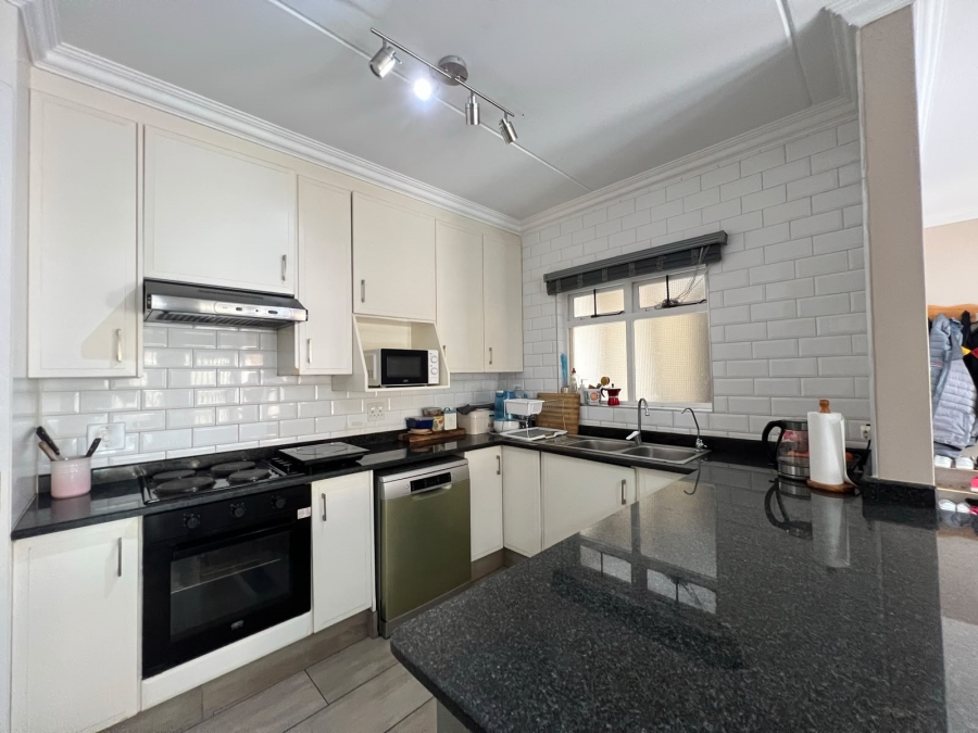 To Let 3 Bedroom Property for Rent in Bryanston Gauteng