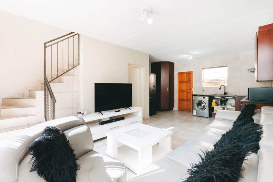 3 Bedroom Property for Sale in Wilgeheuwel Gauteng