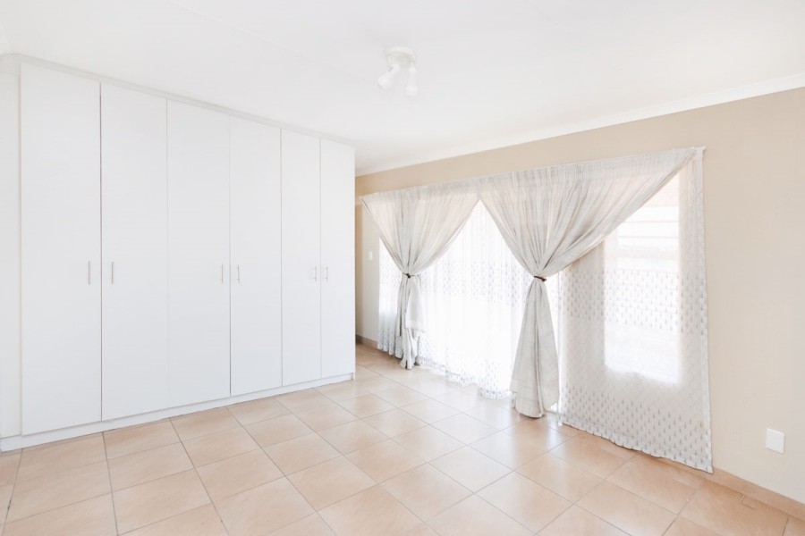 3 Bedroom Property for Sale in Wilgeheuwel Gauteng