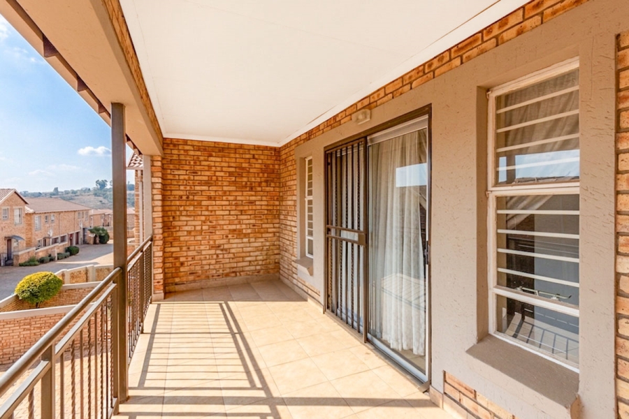 3 Bedroom Property for Sale in Wilgeheuwel Gauteng