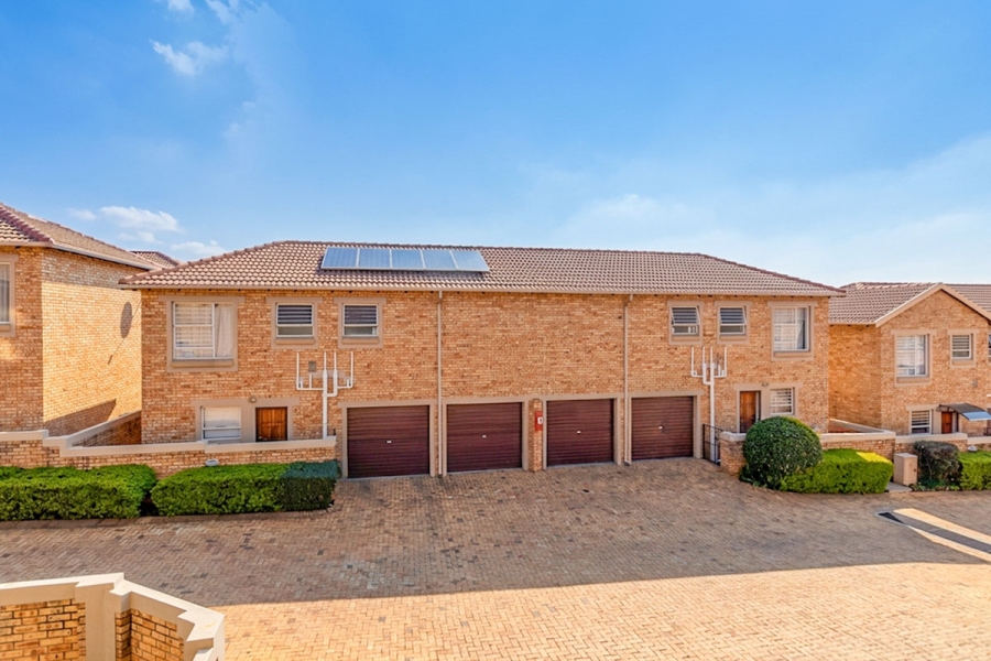 3 Bedroom Property for Sale in Wilgeheuwel Gauteng