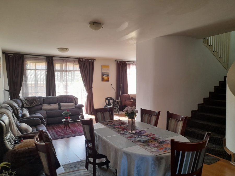 3 Bedroom Property for Sale in Ridgeway Gauteng
