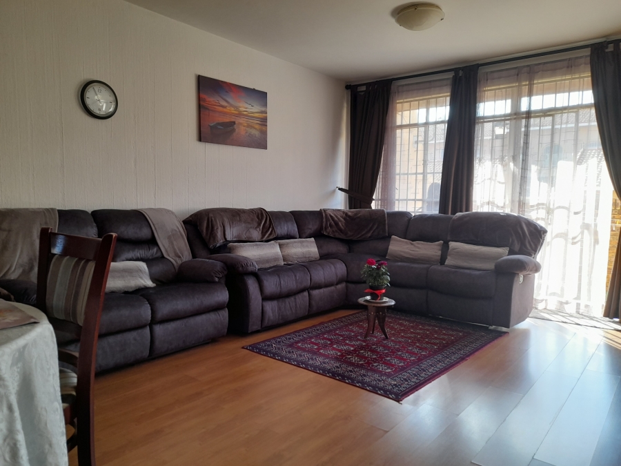 3 Bedroom Property for Sale in Ridgeway Gauteng