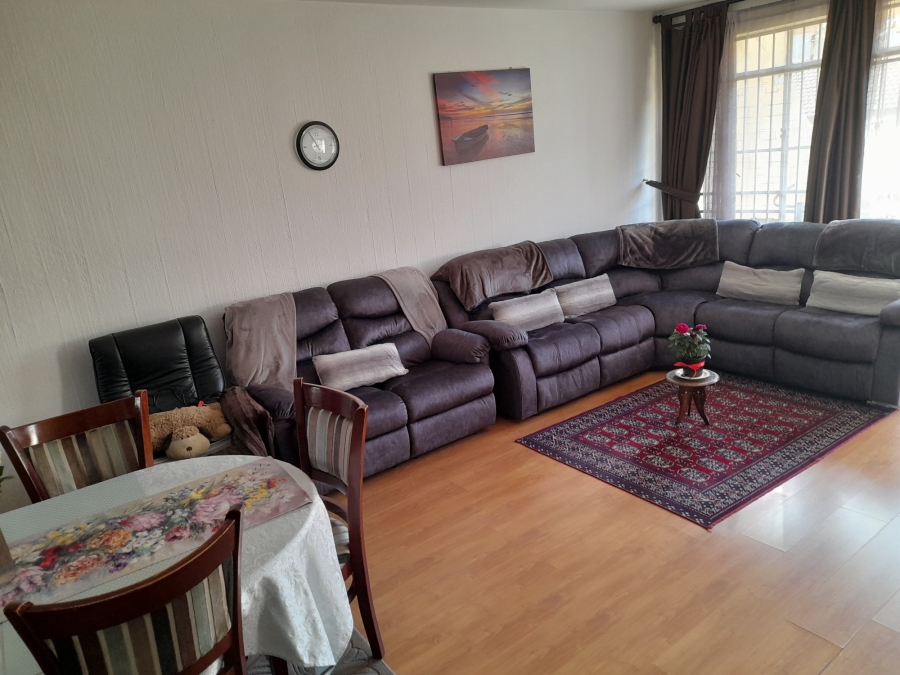 3 Bedroom Property for Sale in Ridgeway Gauteng
