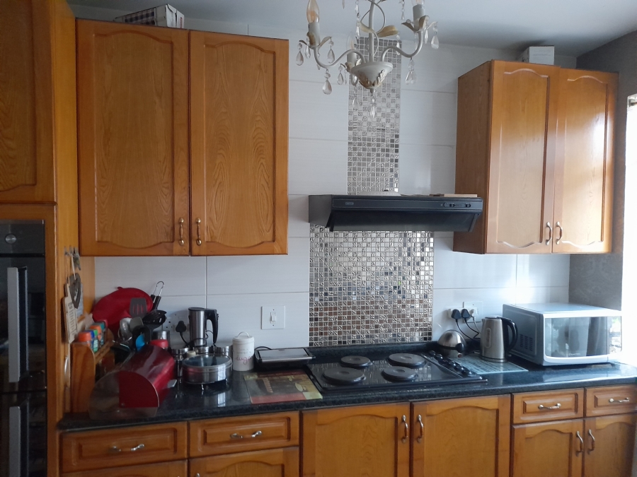 3 Bedroom Property for Sale in Ridgeway Gauteng