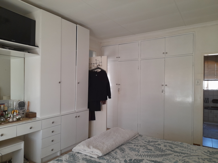 3 Bedroom Property for Sale in Ridgeway Gauteng