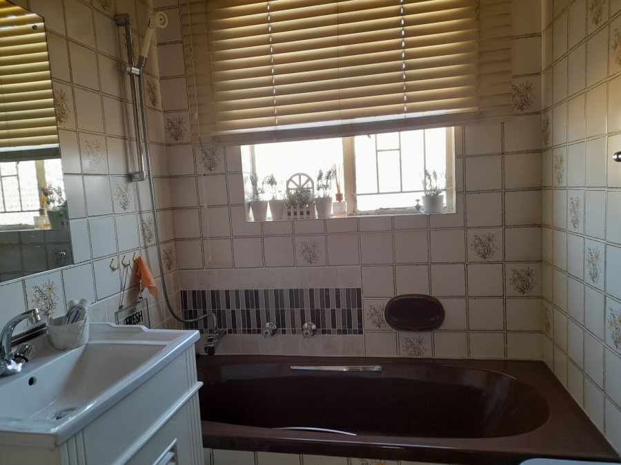 3 Bedroom Property for Sale in Ridgeway Gauteng