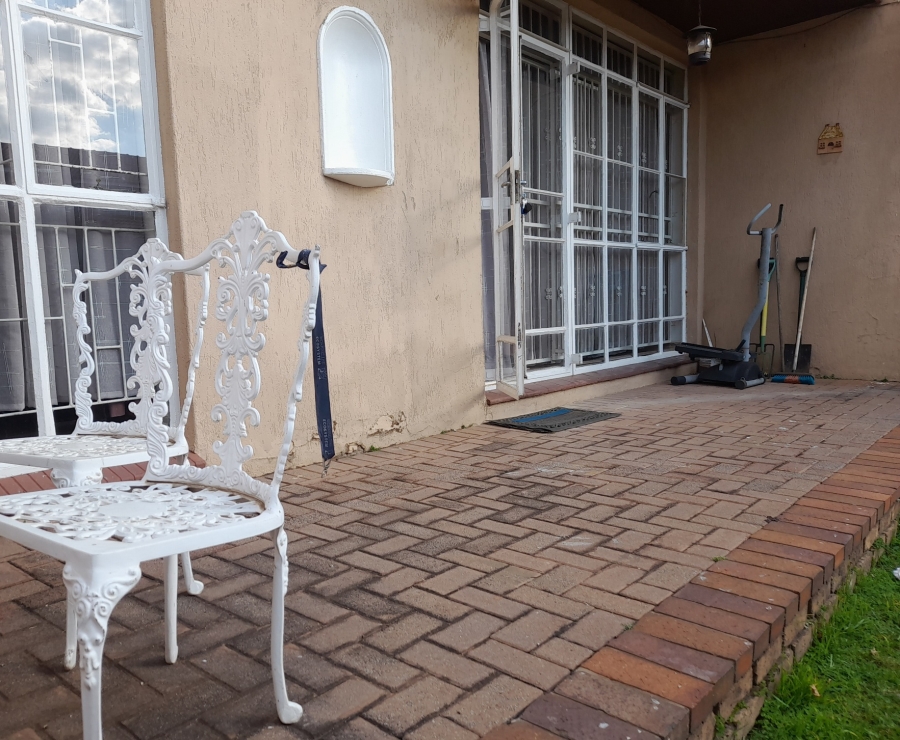 3 Bedroom Property for Sale in Ridgeway Gauteng