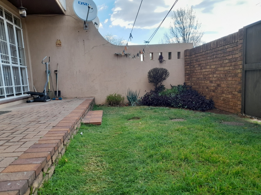 3 Bedroom Property for Sale in Ridgeway Gauteng