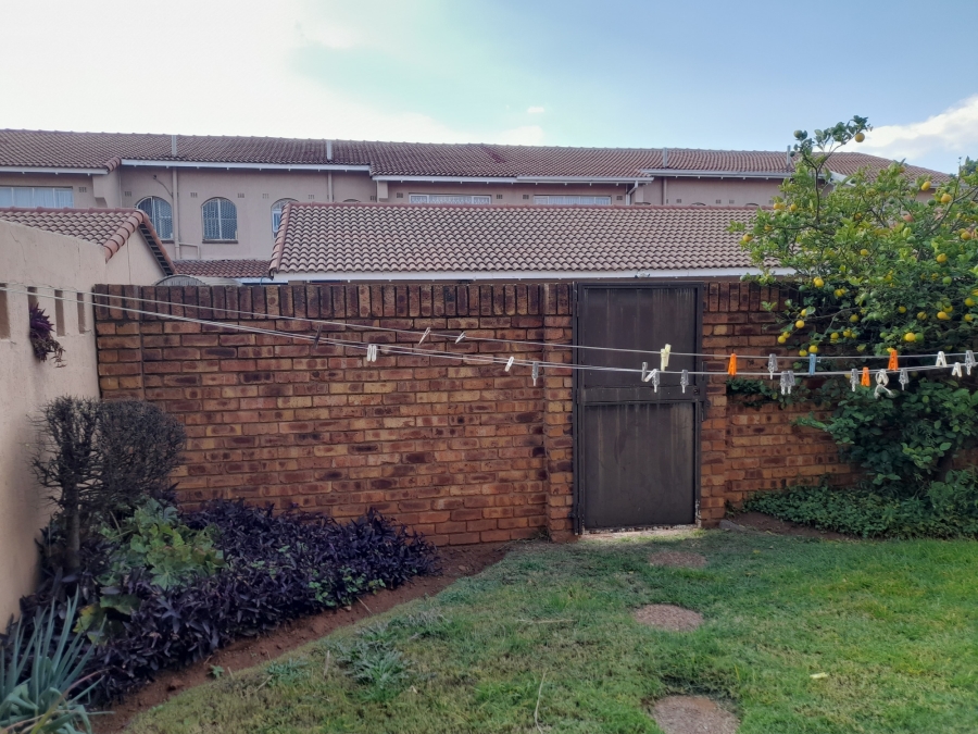3 Bedroom Property for Sale in Ridgeway Gauteng