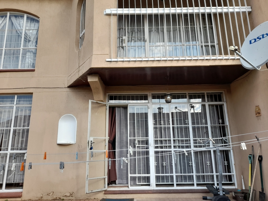 3 Bedroom Property for Sale in Ridgeway Gauteng