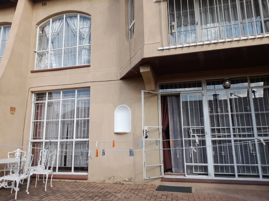 3 Bedroom Property for Sale in Ridgeway Gauteng