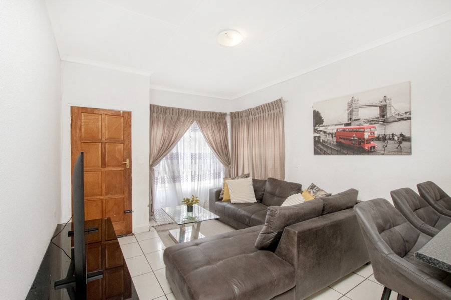 To Let 3 Bedroom Property for Rent in Groblerpark Gauteng