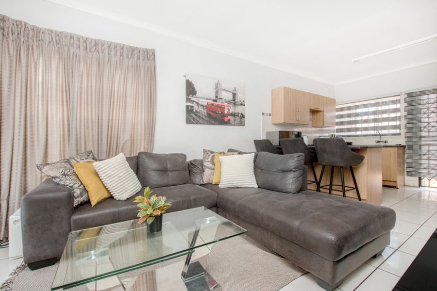 To Let 3 Bedroom Property for Rent in Groblerpark Gauteng