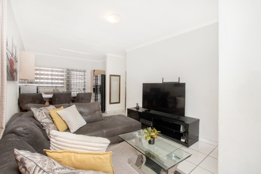 To Let 3 Bedroom Property for Rent in Groblerpark Gauteng