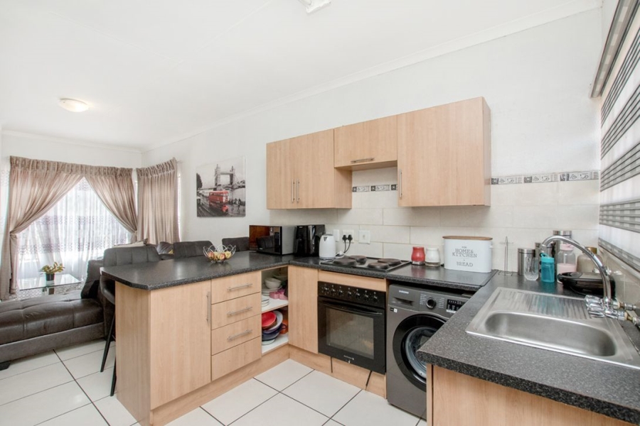 To Let 3 Bedroom Property for Rent in Groblerpark Gauteng