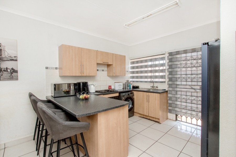 To Let 3 Bedroom Property for Rent in Groblerpark Gauteng