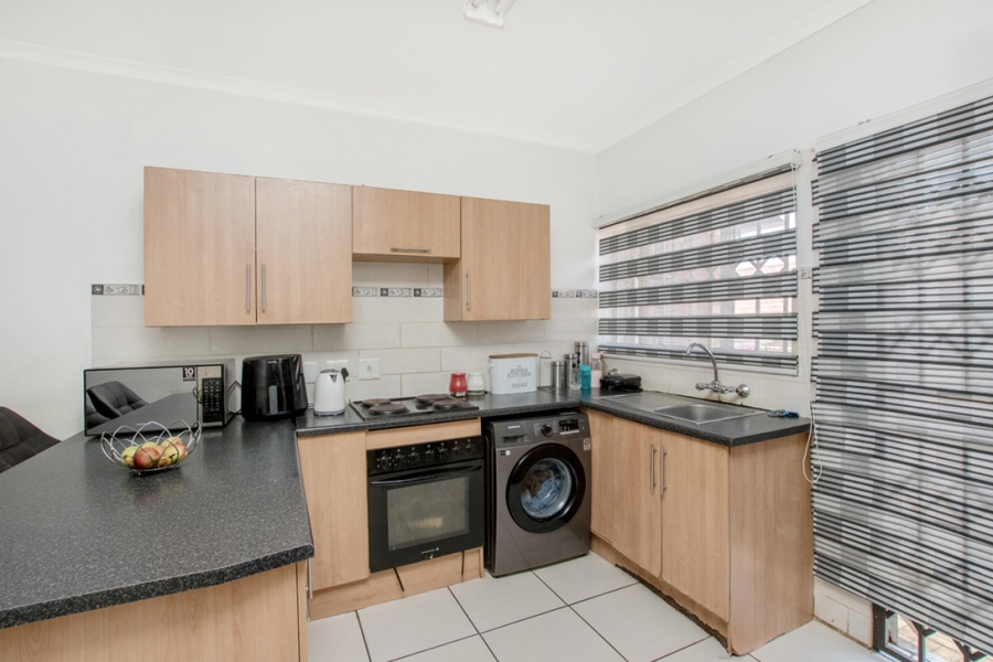 To Let 3 Bedroom Property for Rent in Groblerpark Gauteng