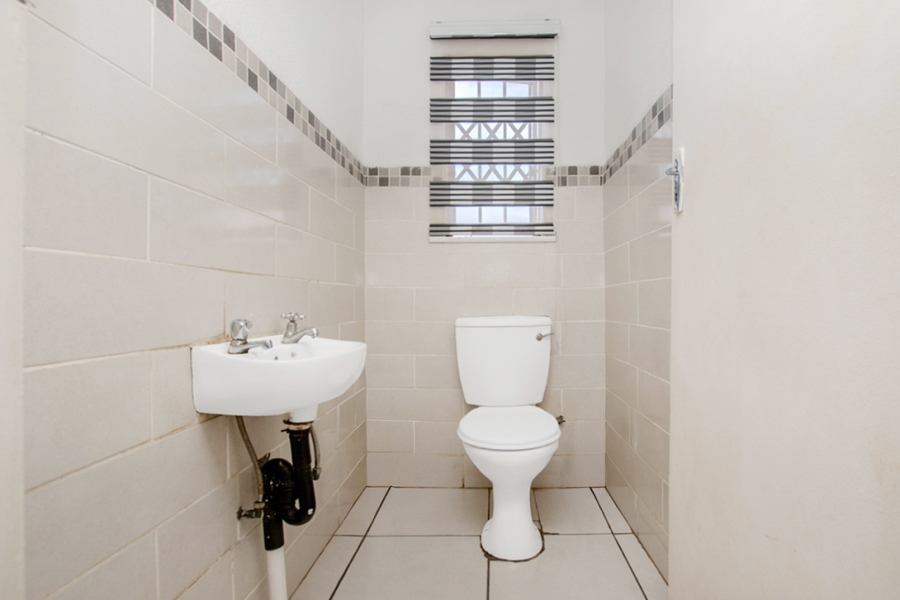 To Let 3 Bedroom Property for Rent in Groblerpark Gauteng