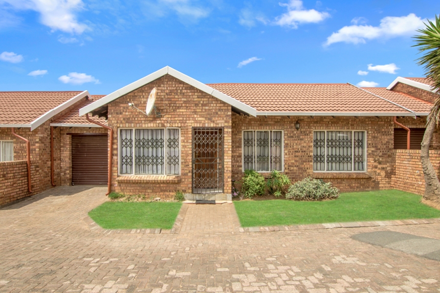 To Let 3 Bedroom Property for Rent in Groblerpark Gauteng
