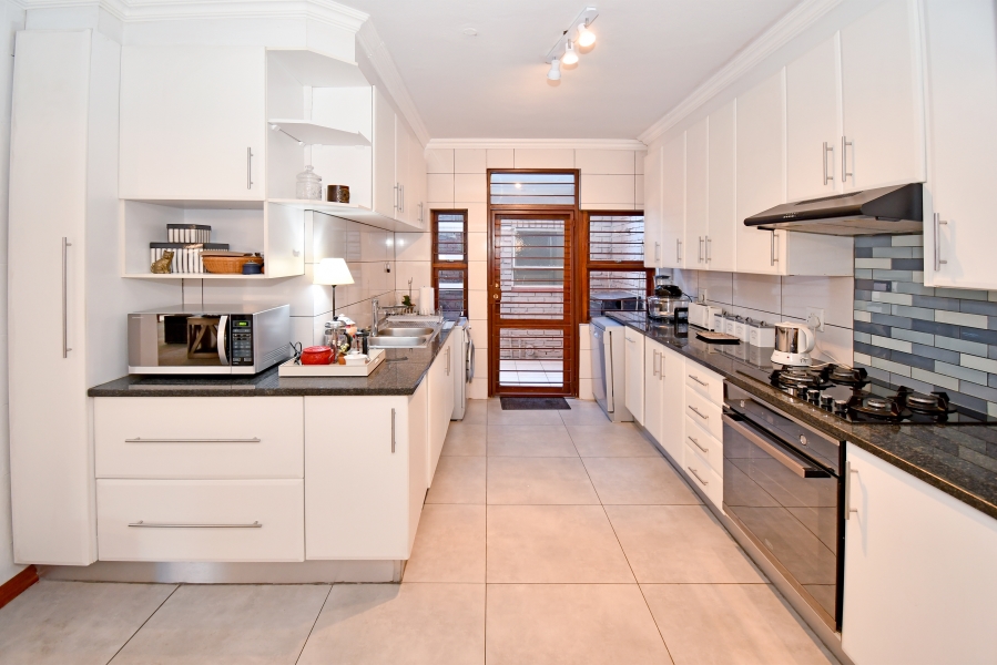 4 Bedroom Property for Sale in Atholl Gauteng