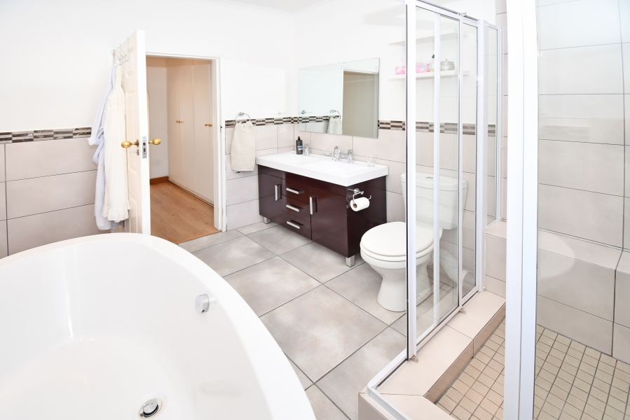 4 Bedroom Property for Sale in Atholl Gauteng