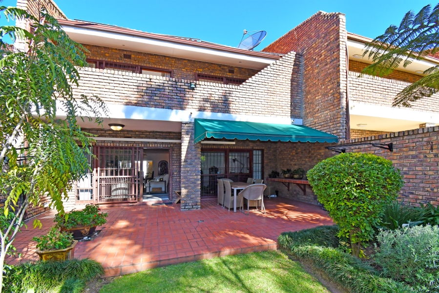 4 Bedroom Property for Sale in Atholl Gauteng