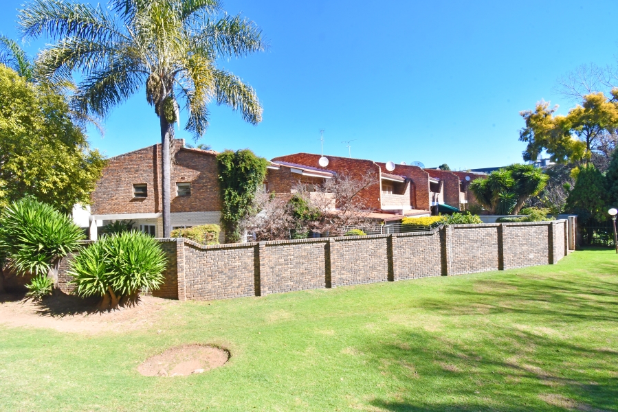 4 Bedroom Property for Sale in Atholl Gauteng