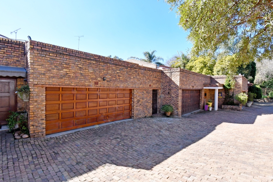 4 Bedroom Property for Sale in Atholl Gauteng
