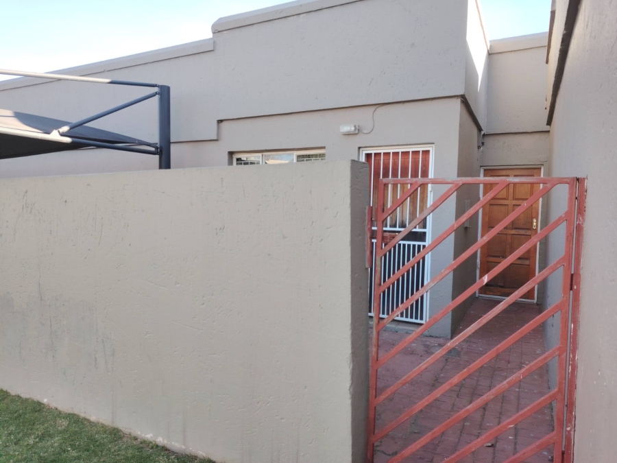 1 Bedroom Property for Sale in Halfway Gardens Gauteng